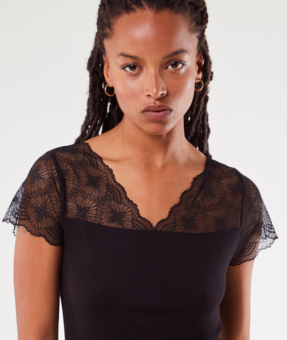 Lace nightshirt black.