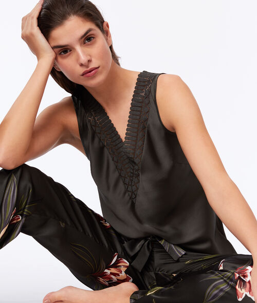 Graphic lace top Graphic lace top