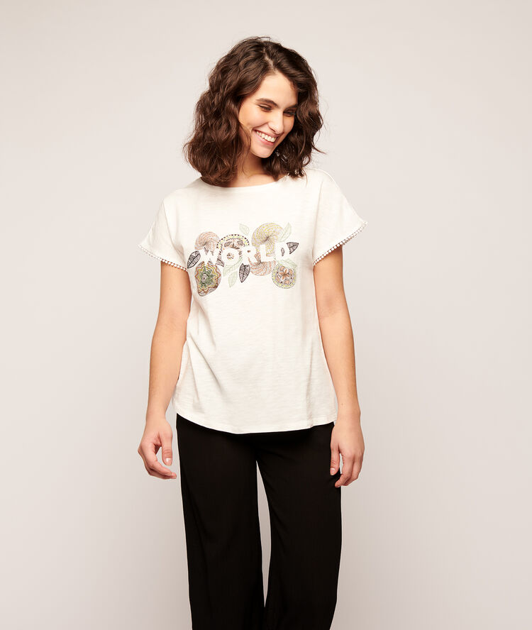 T-shirt in a roses 'world' print off white.