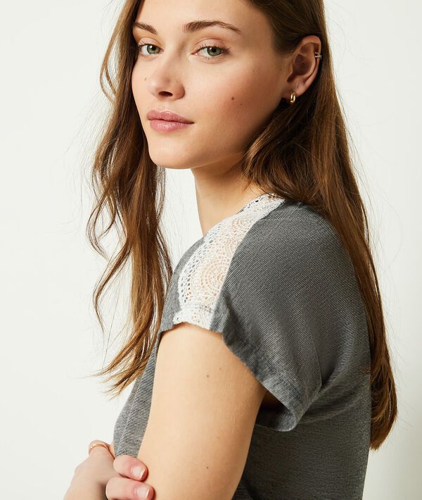 Short sleeve top Short sleeve top;${refinementColor}