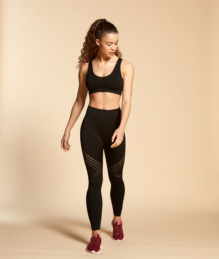 Seamless training bra - medium support black.