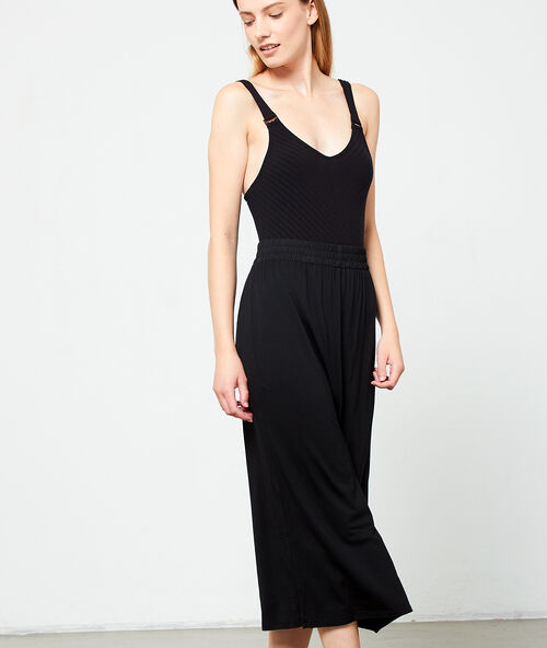 Satin belted skirt black.