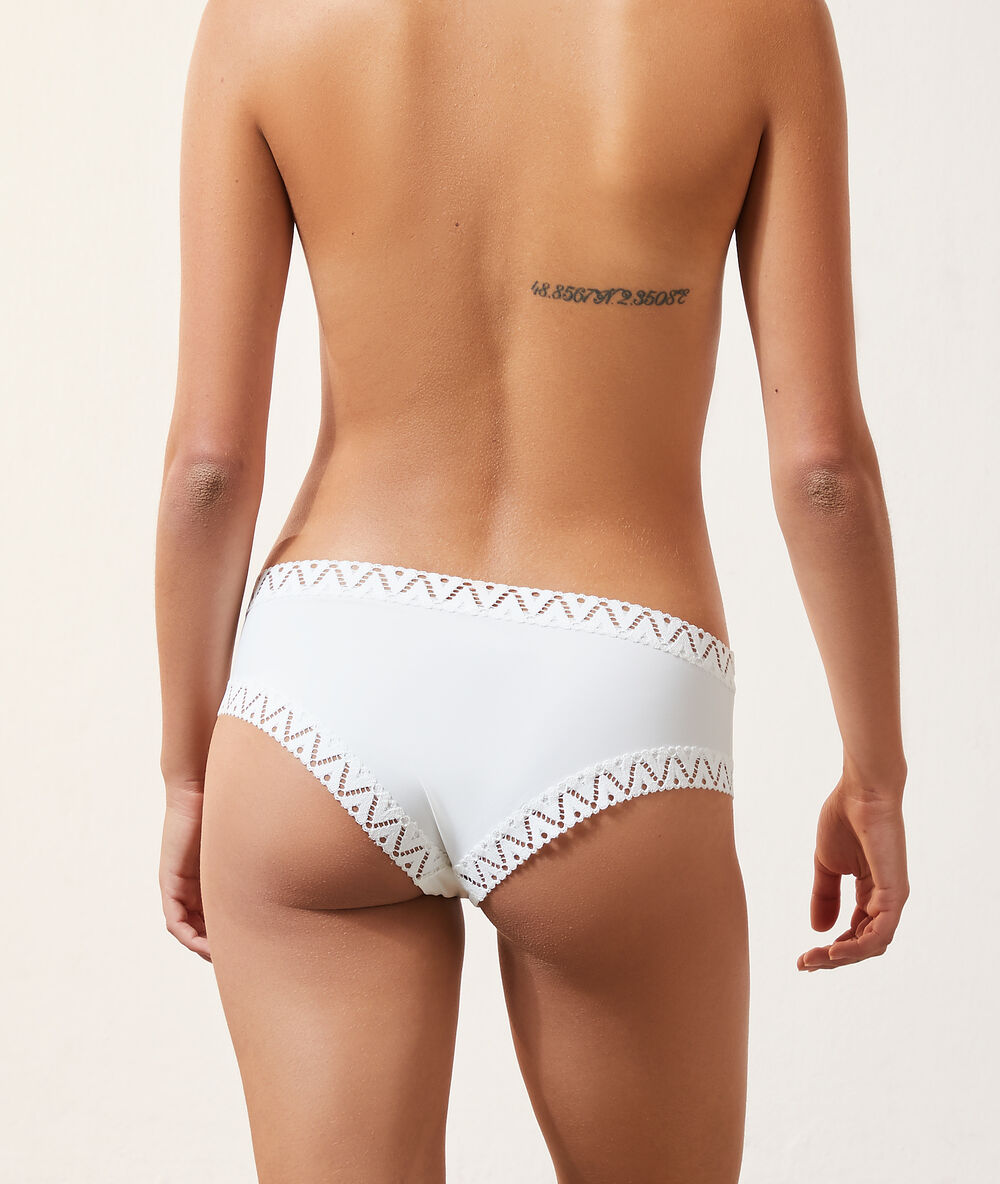 Microfiber hipster with lace details white.
