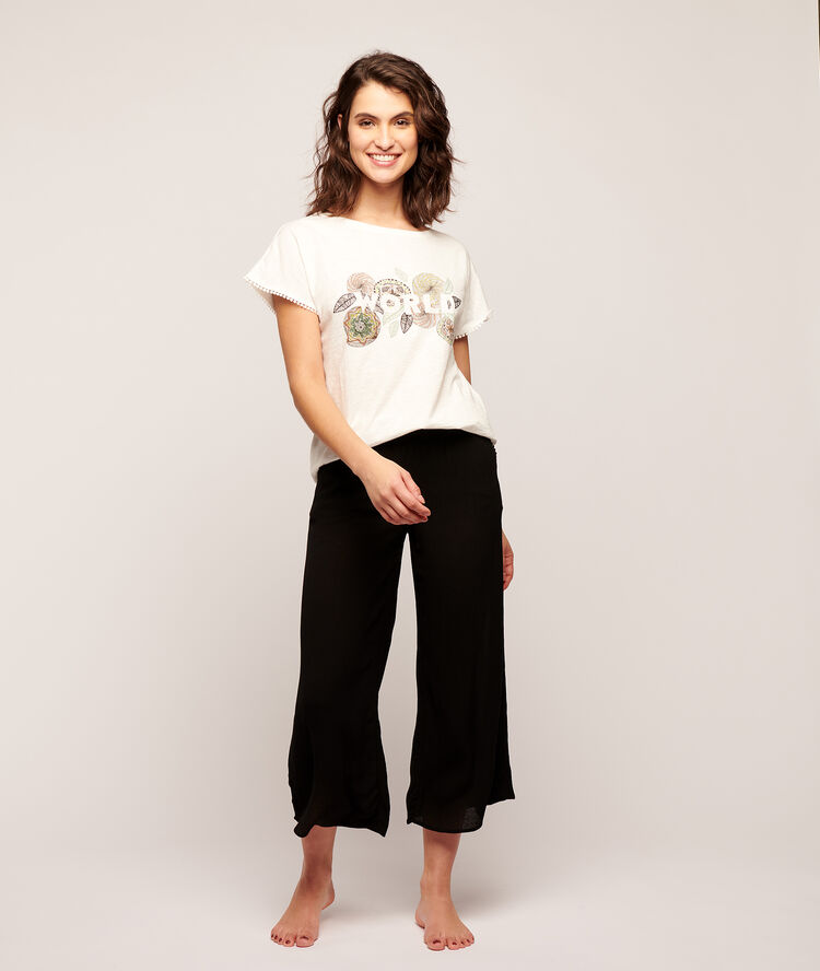 T-shirt in a roses 'world' print off white.