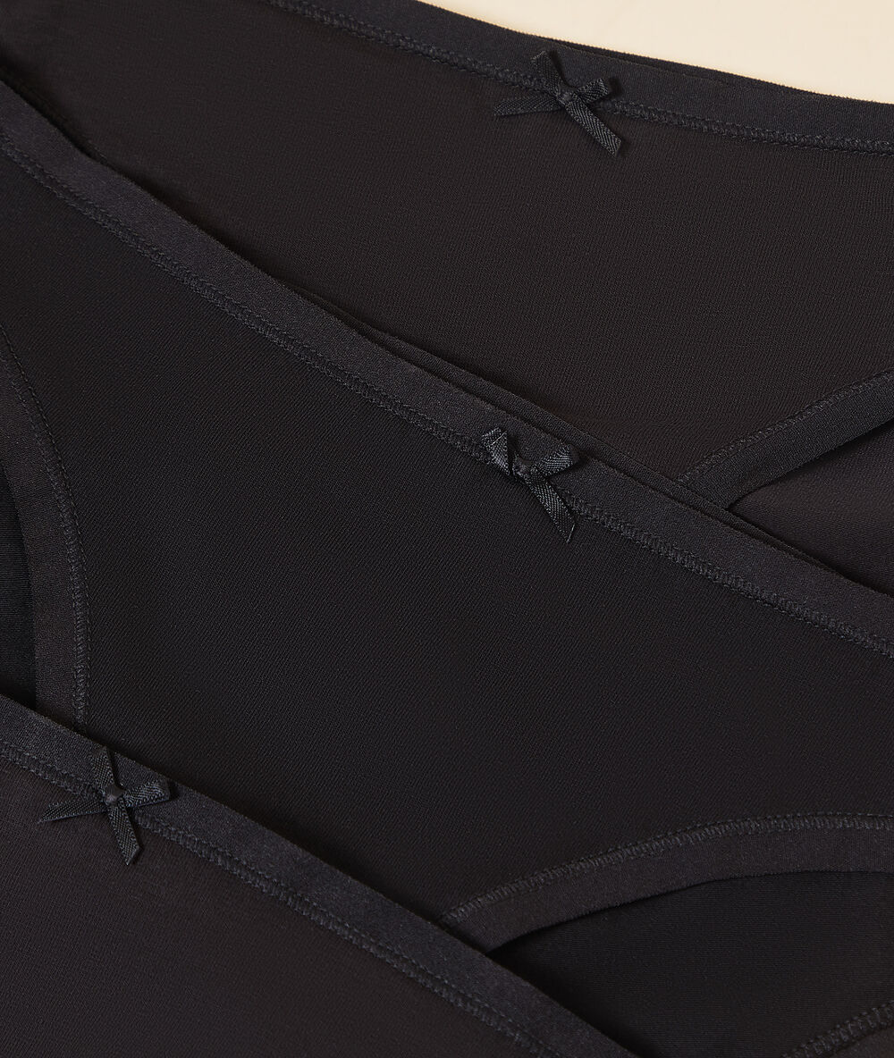 Pack of 3 knickers black.