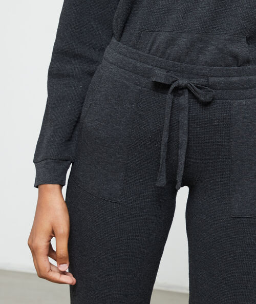 Pantalon homewear slim fit gris.