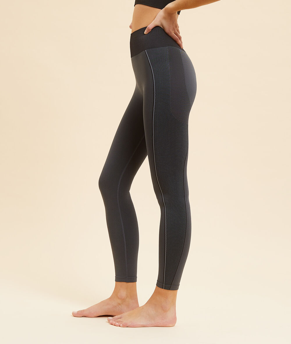 Long yoga legging black.