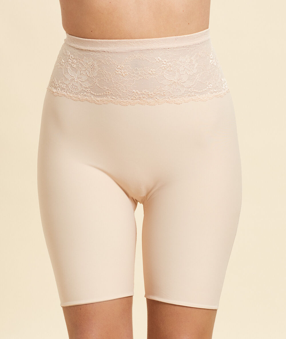 Sculpting panty, lace details - level 2: sculpted silhouette skin.