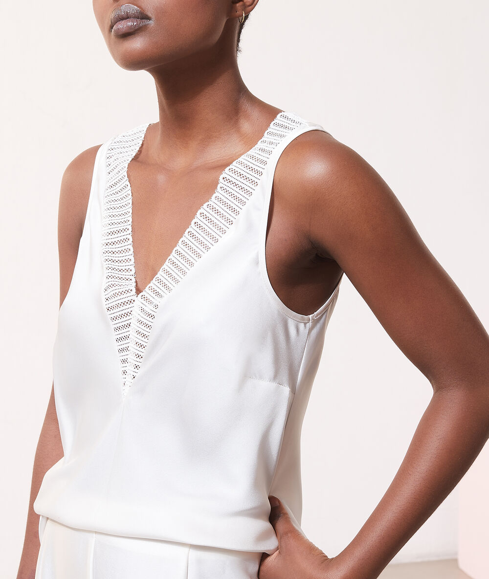 Lace neckline top ecru.
