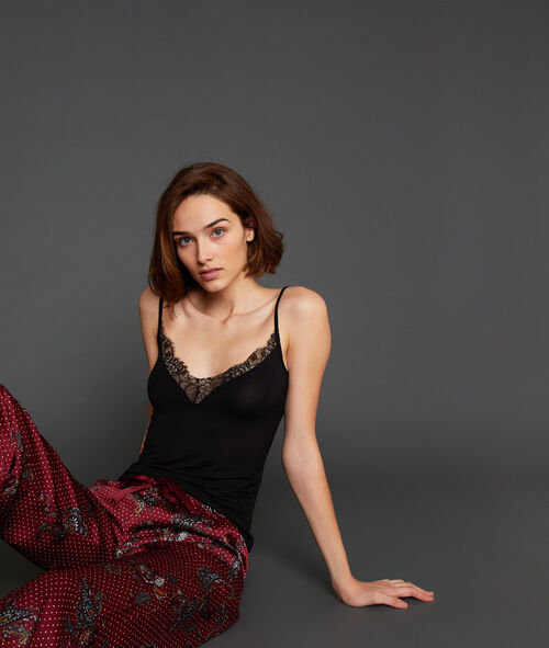 Lace neckline top Lace neckline top
