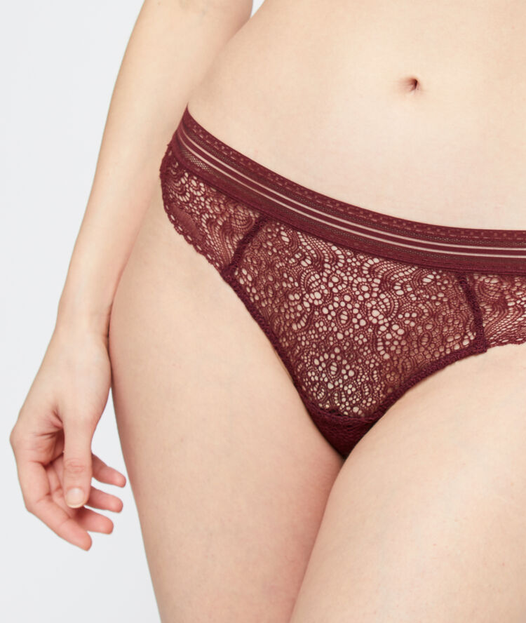Lace tanga plum.