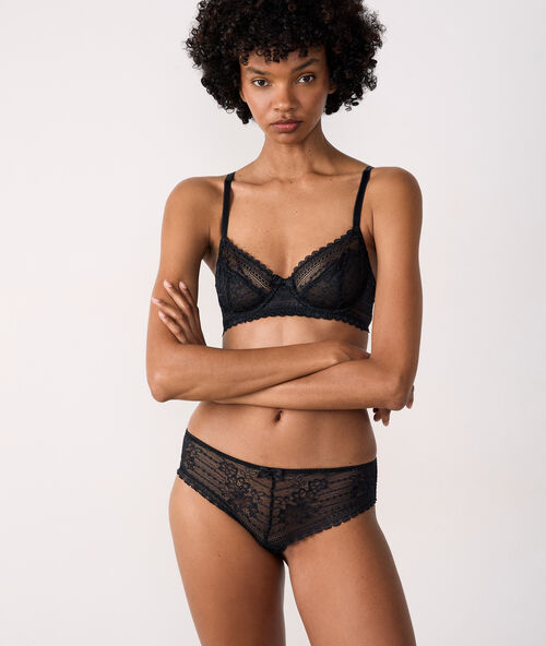 Lace shorts black.