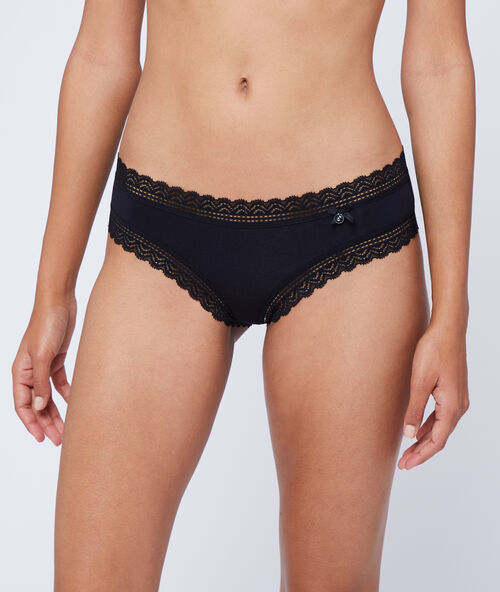 90% modal shorty briefs, lace edges black.