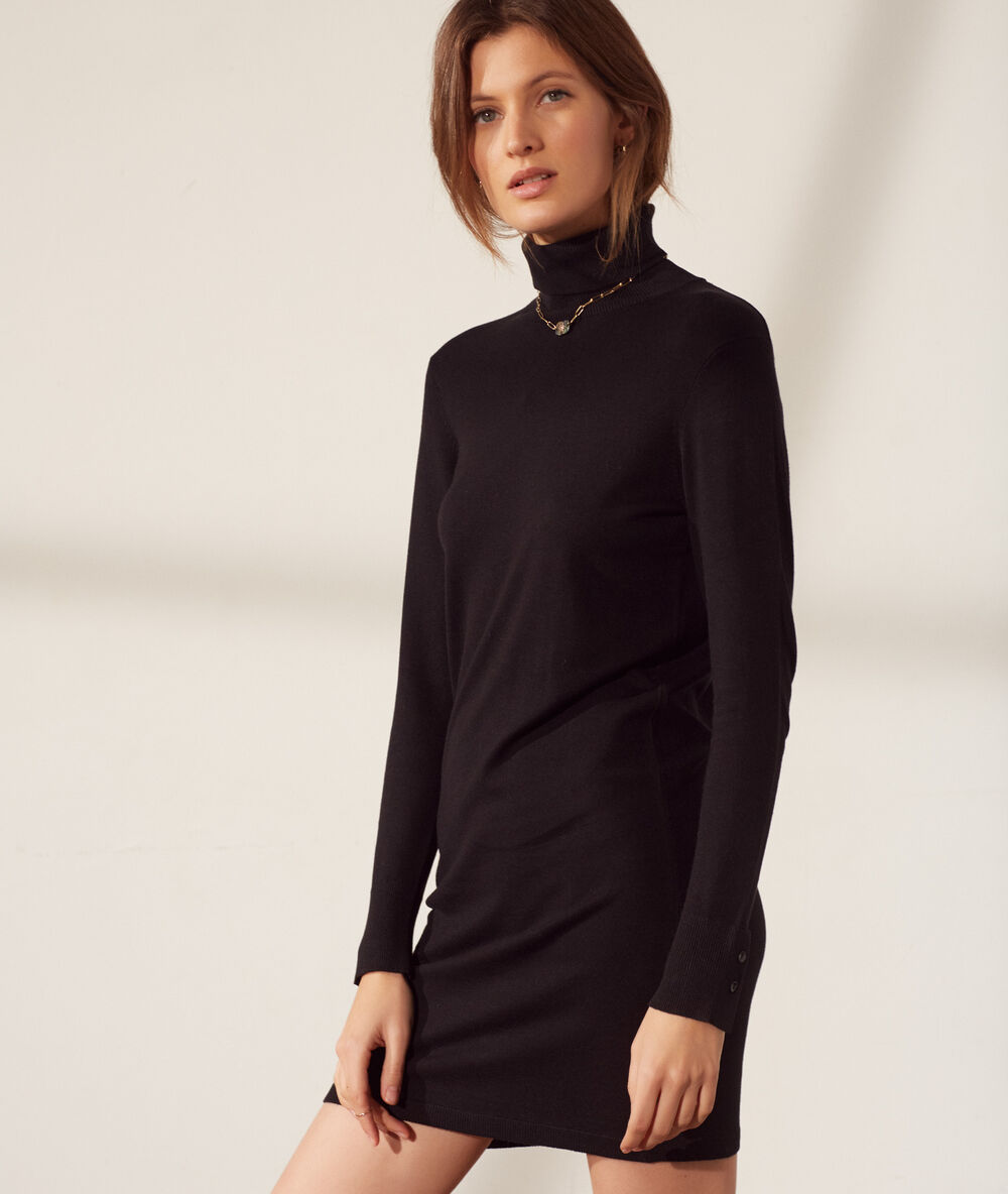 Turtleneck jumper dress black.