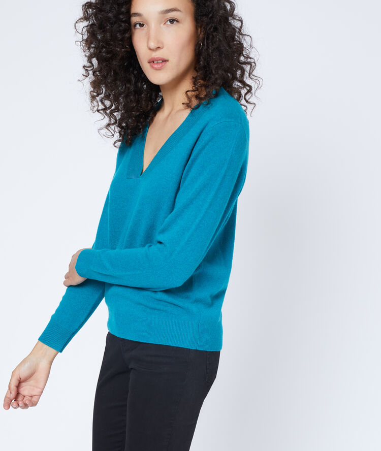 Cashmere v neck jumper turquoise-blue.