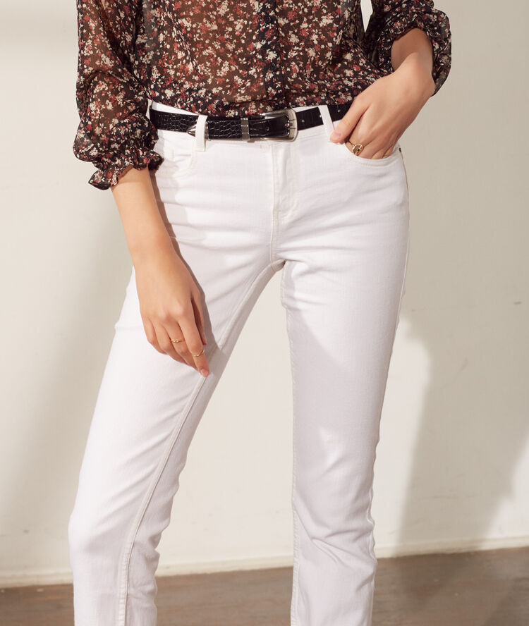 Straight leg jeans white.