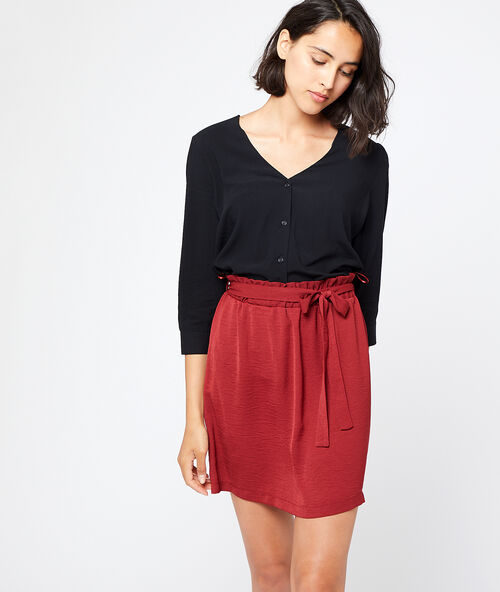 Mini skirt with tie waist garnet-colored.