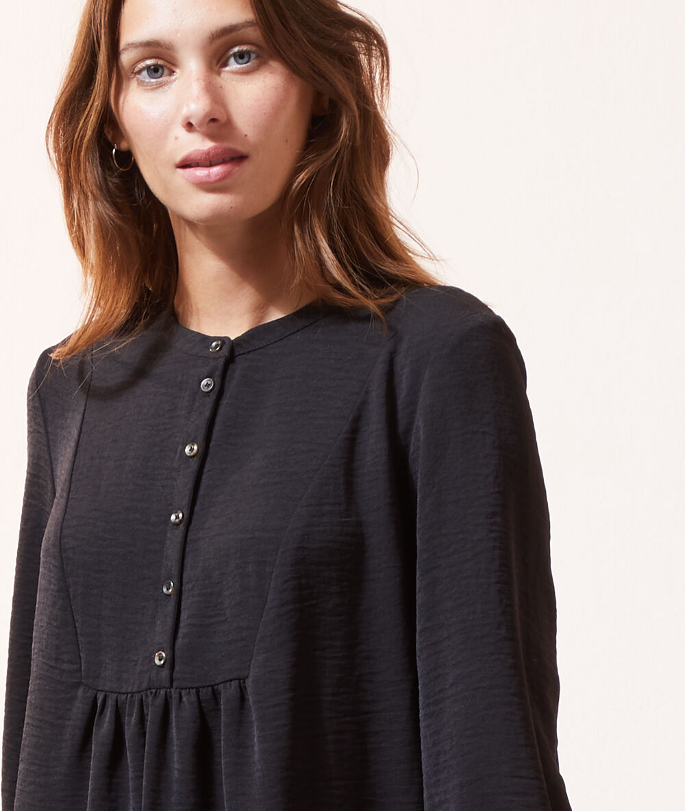 Robe chemise volantée noir.