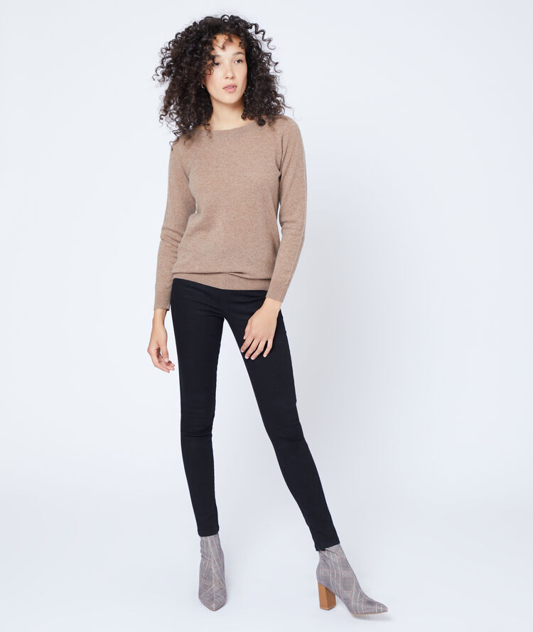 Cashmere boat neck jumper camel.