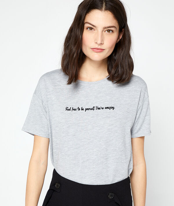 "feel free to be yourself. you're amazing" T-shirt "feel free to be yourself. you're amazing" T-shirt