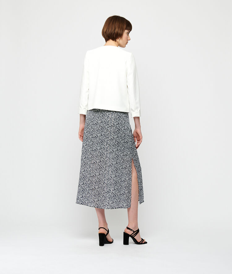 Round neck tailored jacket off white.
