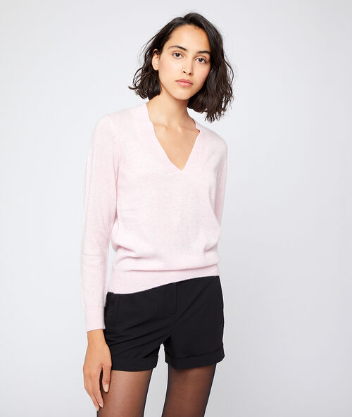 Cashmere v neck jumper nude.