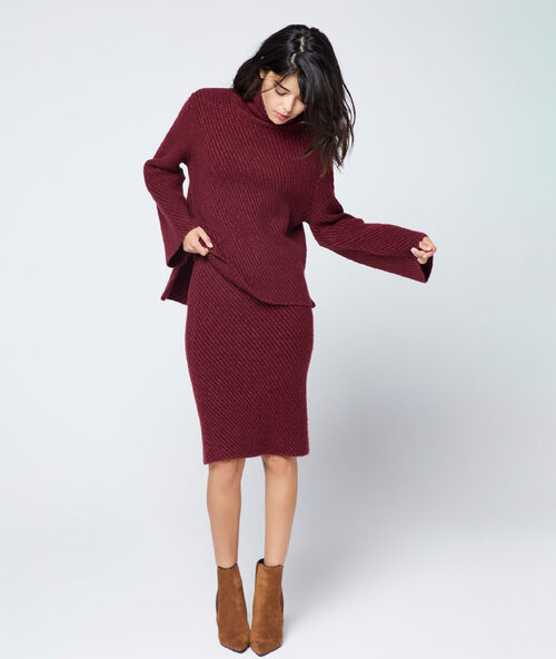 Pencil skirt in maxi knit  burgandy.