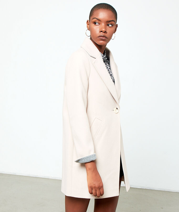 Boyfriend coat cream.