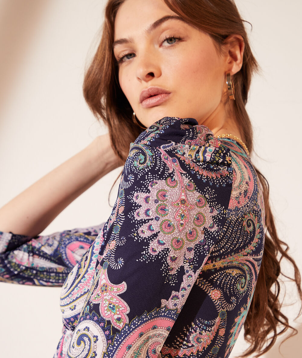 Printed dress stone fonce.