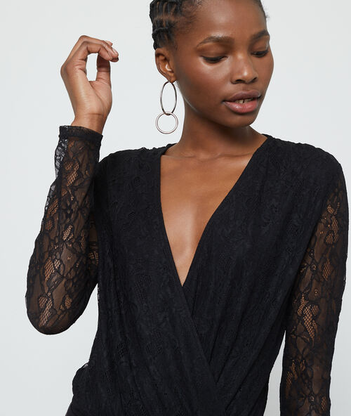Guipure lace wrap body black.