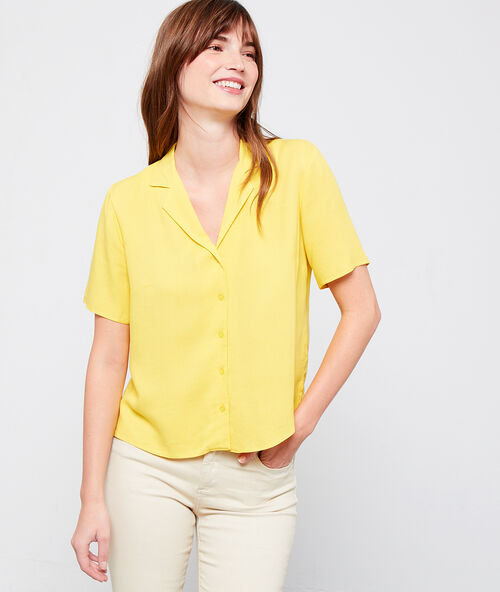 Blouse in loose cut  jaune.