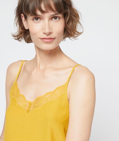 Lace trim cami top curry.