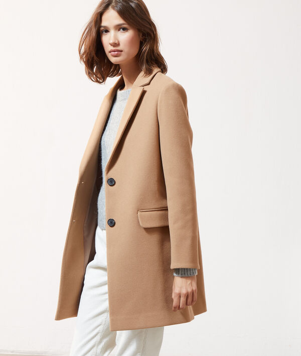 Straight-cut coat Straight-cut coat