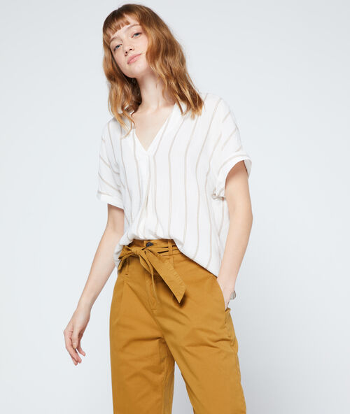 Blouse in stripes pink beige.