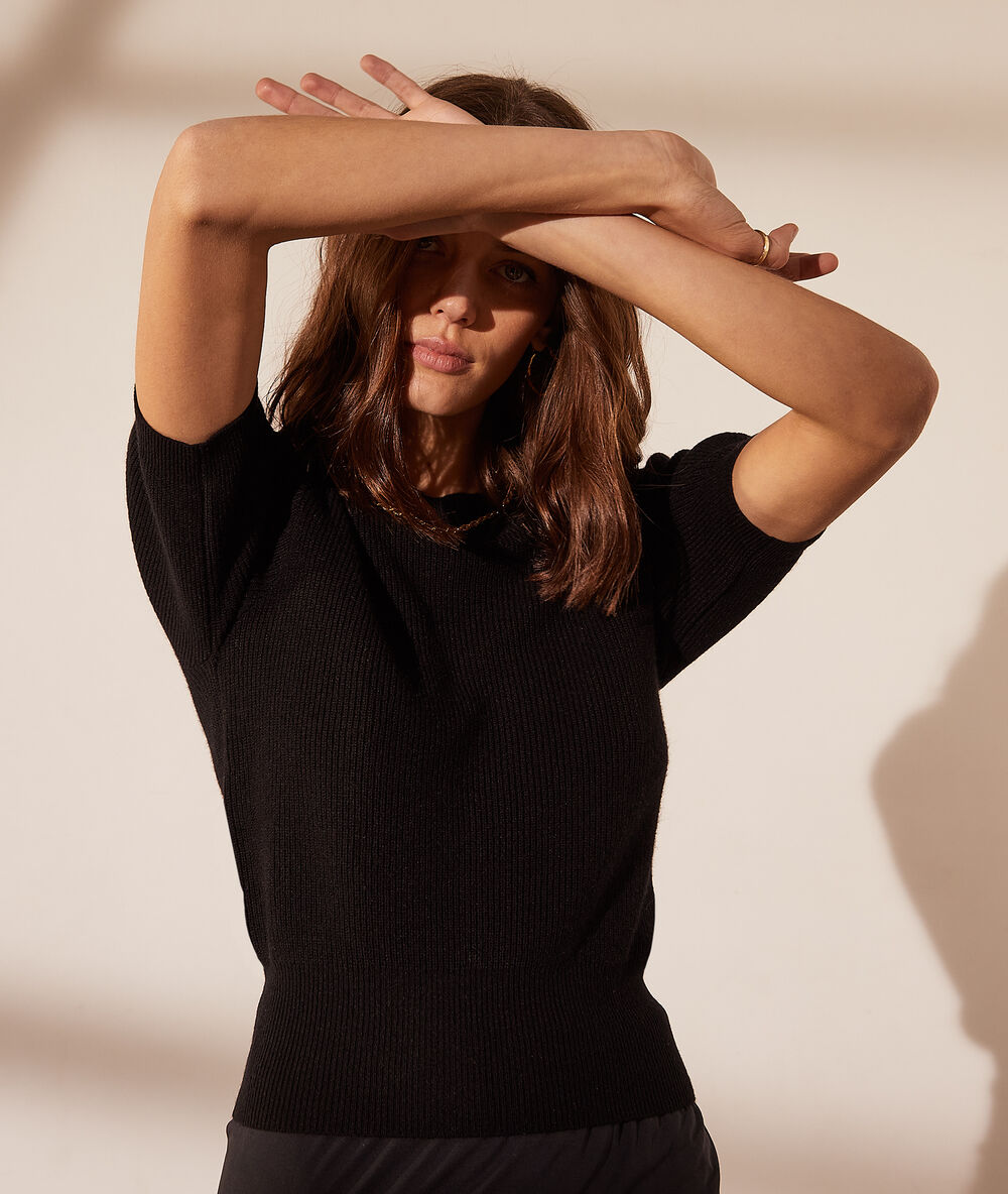 Knitted jumper, balloon sleeves black.