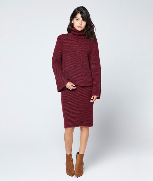 Maxi knit turtle neck jumper bordeaux.