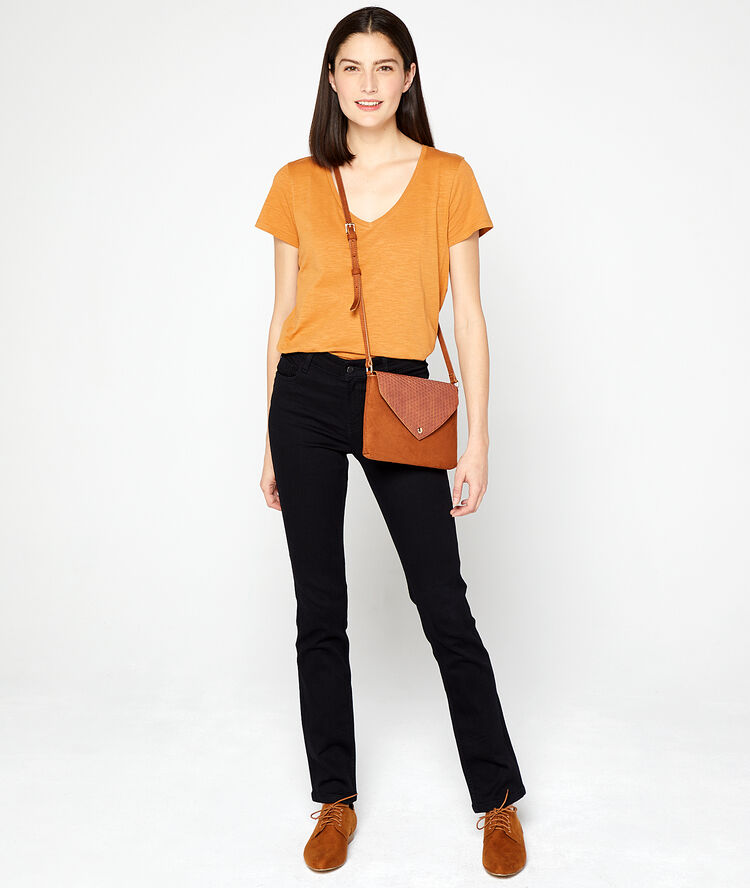 V neck t-shirt camel.