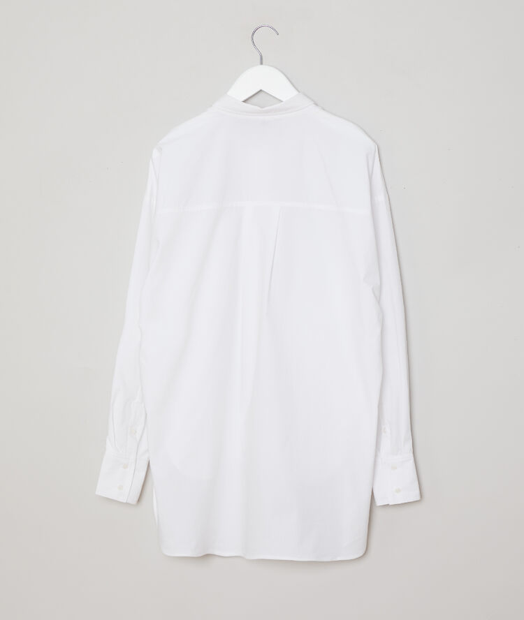 Shirt in oversize cut white.