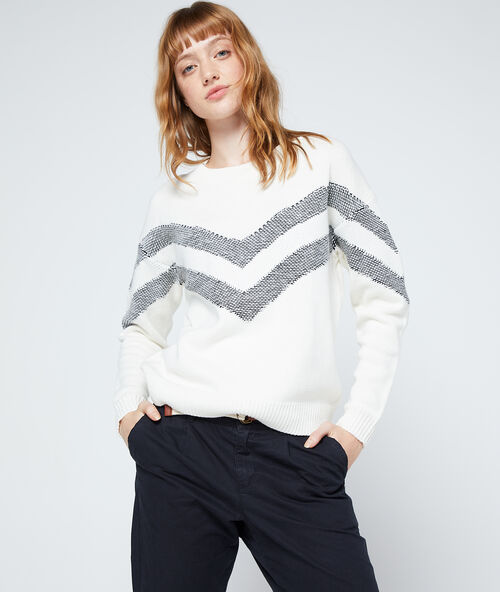 Fine knit jumper in graphic print off-white.