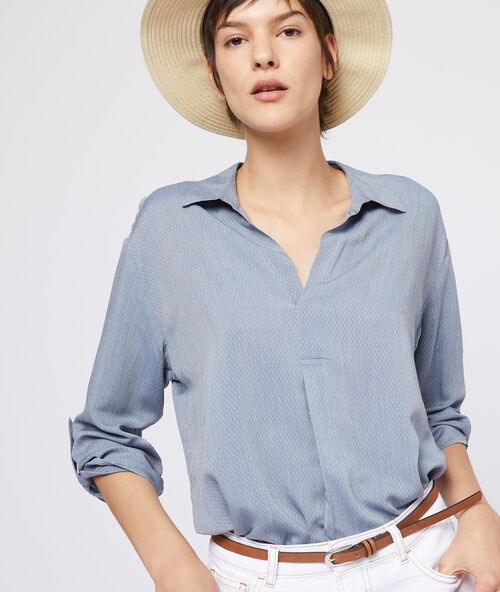 V neck textured blouse bleach.
