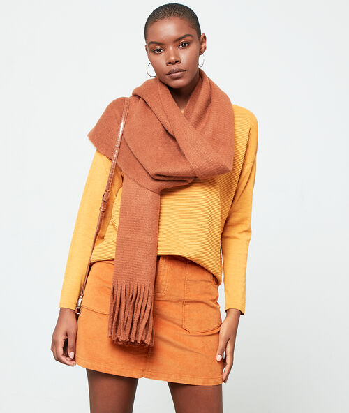 &Eacute;charpe unie &agrave; franges epice.