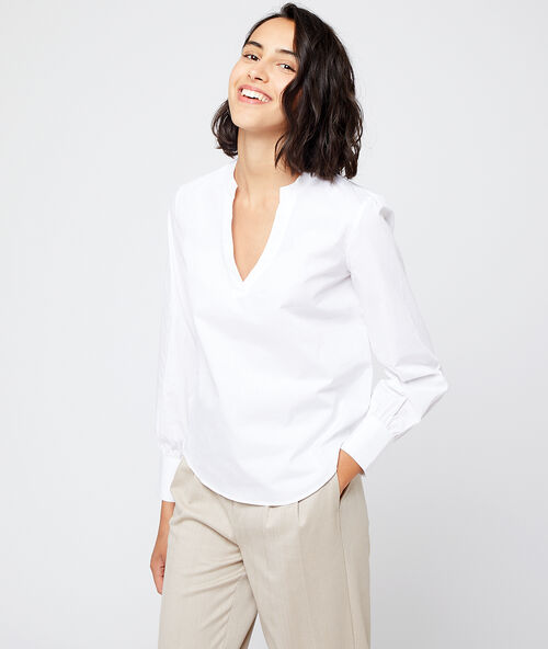Chemisier en coton blanc.