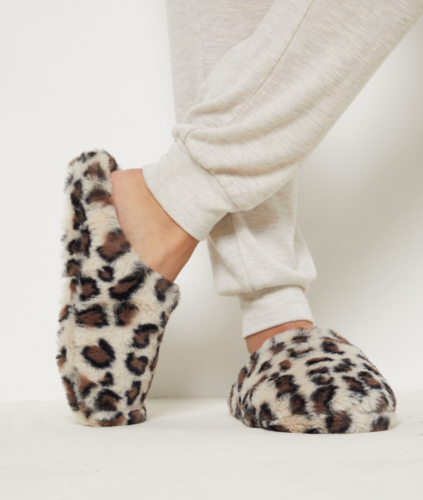 Leopard print slippers discount